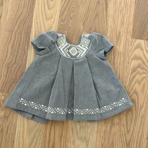 Tahari baby gray embroidered blouse